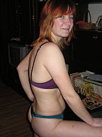 Photo 2, MILF in a thong