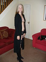 Photo 3, Mature susan undresses