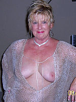 Photo 2, Hot mature mother